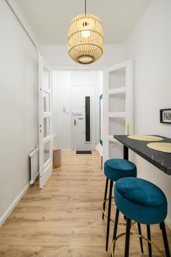 Stylish Spot By The River Danube Budapeste Exterior foto
